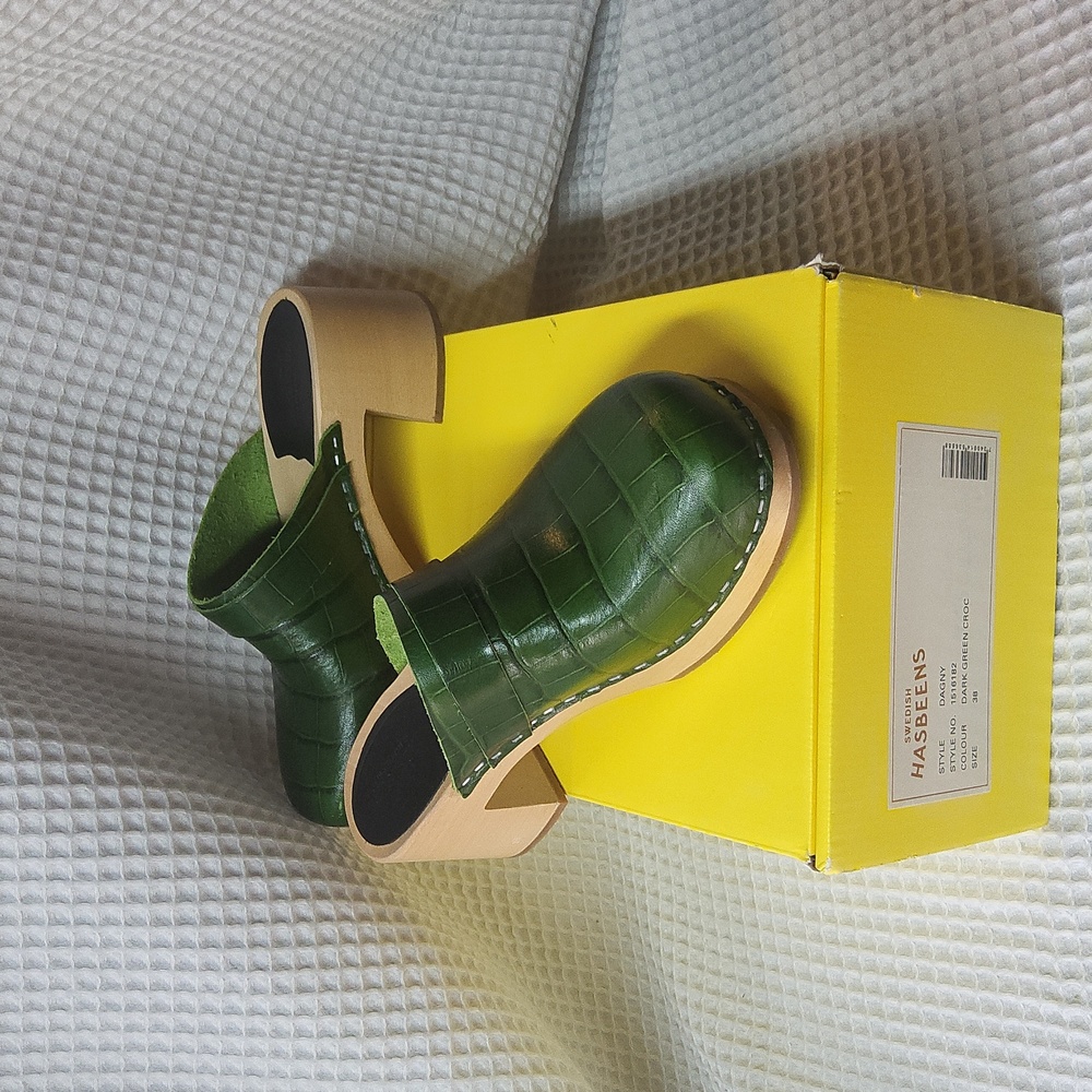 Swedish Hasbeens Green Croc-Embossed Leather Clogs